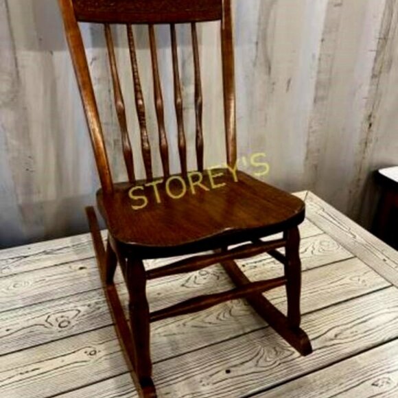 Childs antique rocking chair.  Pick up Thames Centre Ontario only - Picture 1 of 2